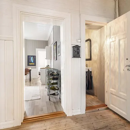 Dinbnb Comfortable 2-bed Urban Escape With Apple Tv & Cozy Features アパート オスロ