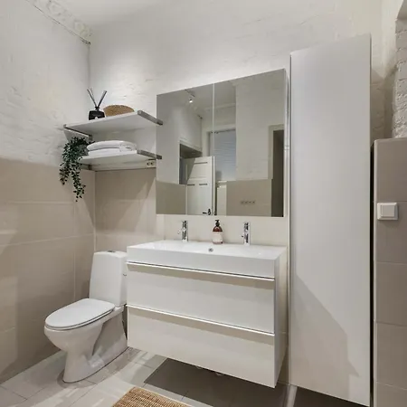 Dinbnb Comfortable 2-bed Urban Escape With Apple Tv & Cozy Features *