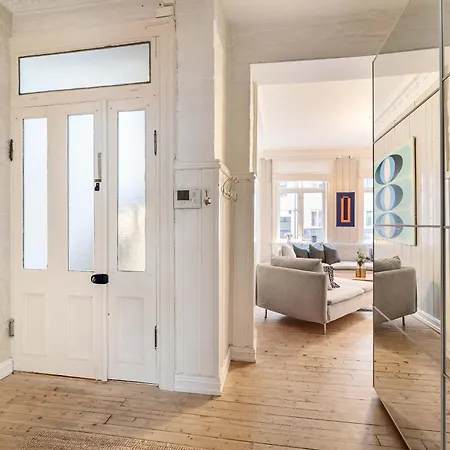 Dinbnb Comfortable 2-bed Urban Escape With Apple Tv & Cozy Features