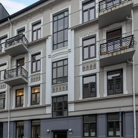 Apartment Dinbnb Comfortable 2-bed Urban Escape With Apple Tv & Cozy Features