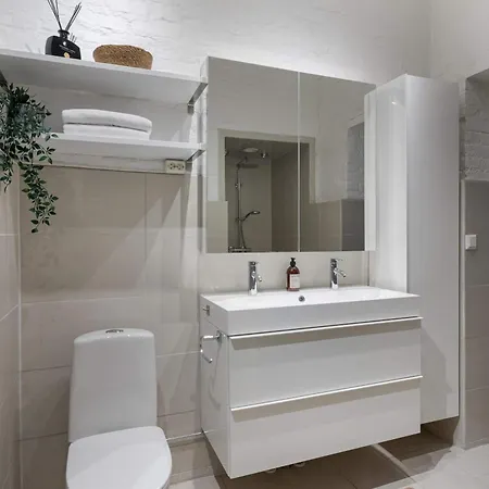 Apartment Dinbnb Comfortable 2-bed Urban Escape With Apple Tv & Cozy Features *