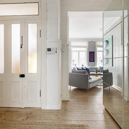 Apartment Dinbnb Comfortable 2-bed Urban Escape With Apple Tv & Cozy Features